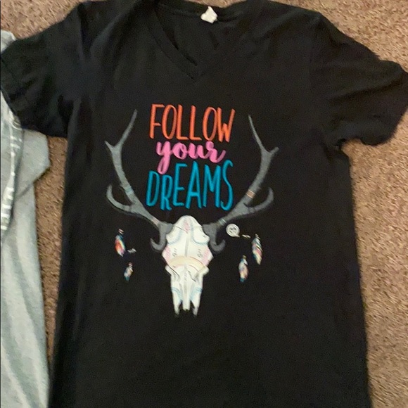 Two shirts - Picture 2 of 6